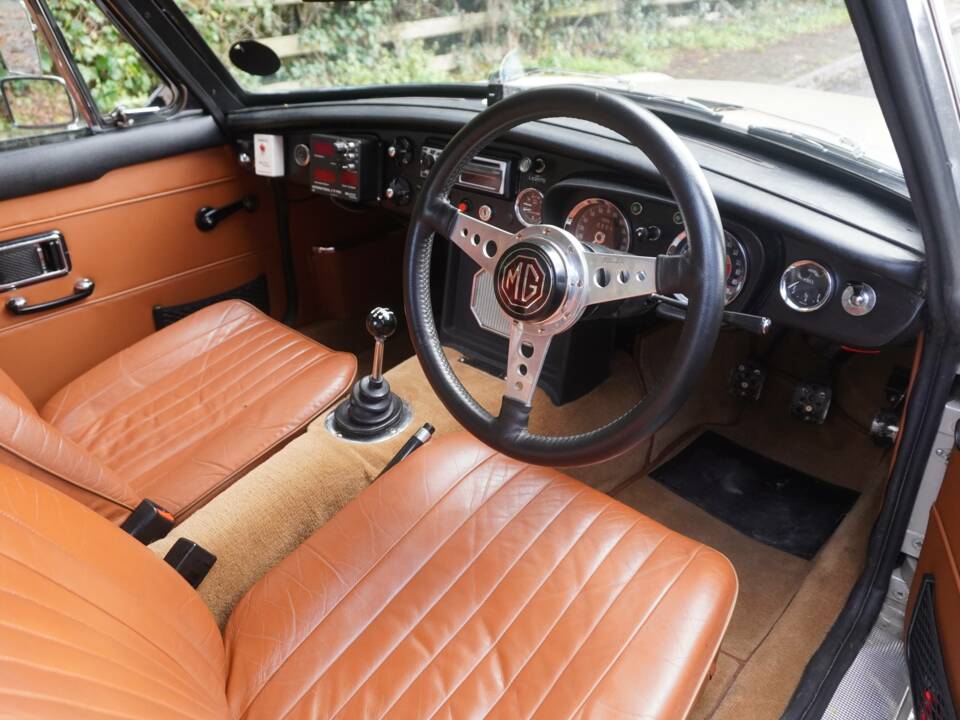 Bild 8/18 von MG MGC GT (1969)