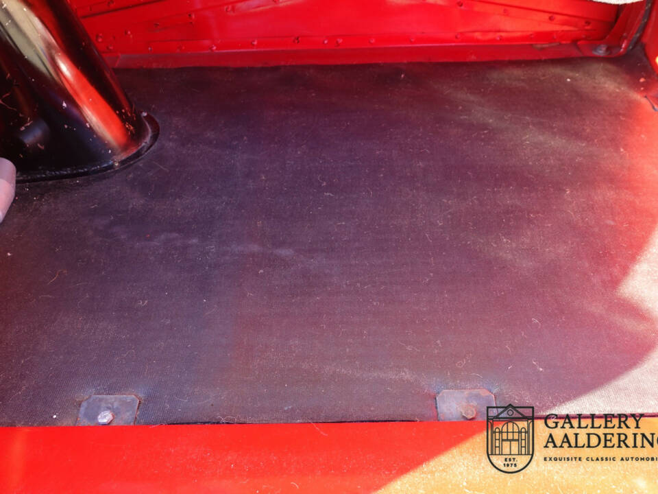 Image 14/50 of Jaguar XK 120 OTS (1954)