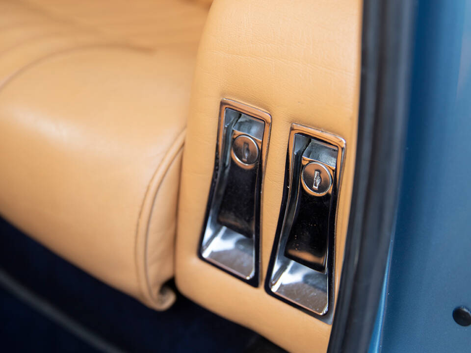 Image 27/40 of Ferrari 365 GT 2+2 (1969)