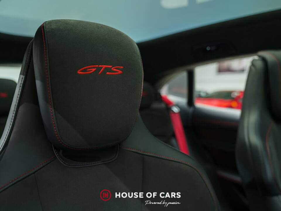 Image 18/23 de Porsche Taycan GTS Sport Turismo (2022)