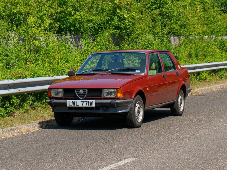 Imagen 6/50 de Alfa Romeo Giulietta 1.6 (1981)