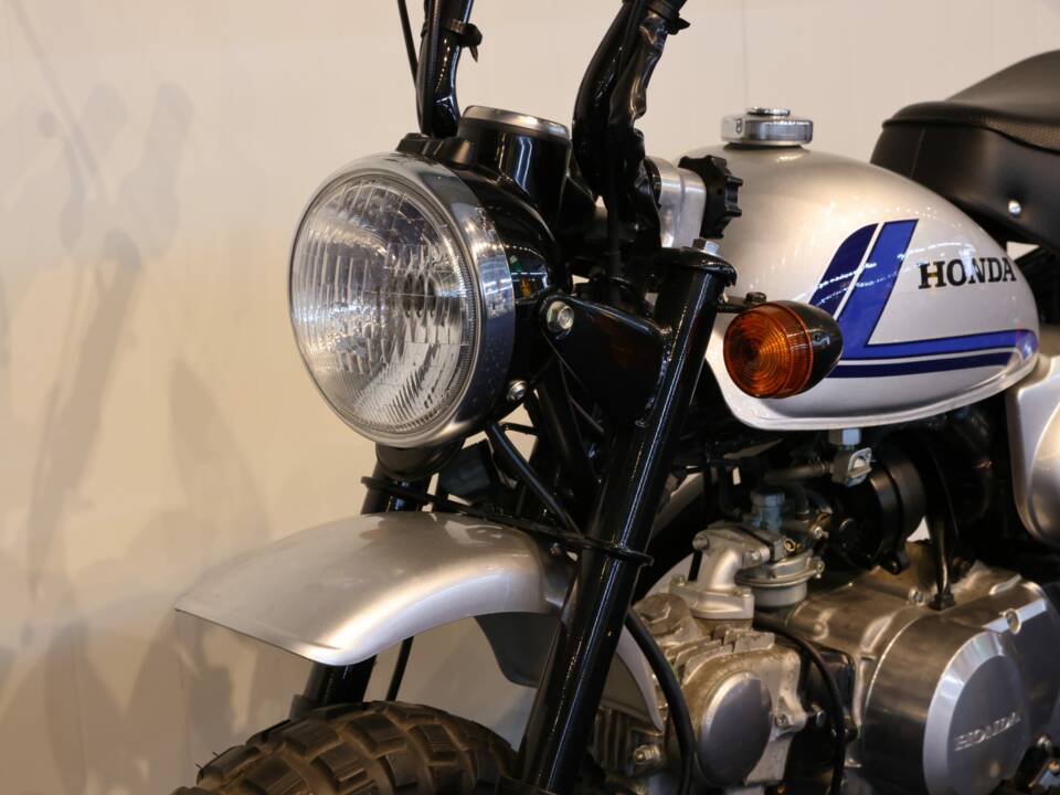 Bild 18/30 von Honda Z 50 Monkey (1900)