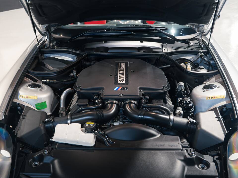 Image 21/41 of BMW Z8 (2002)