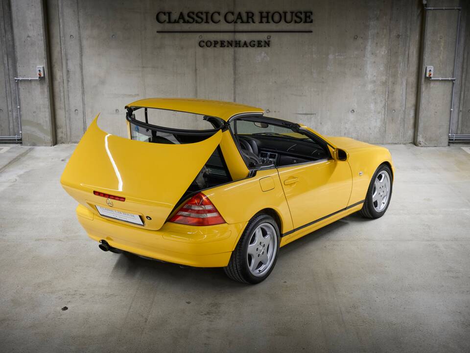 Image 27/100 de Mercedes-Benz SLK 230 Kompressor (1999)