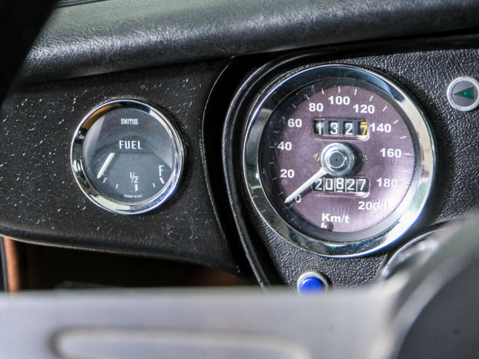 Image 20/50 of MG MGB GT V8 (1975)