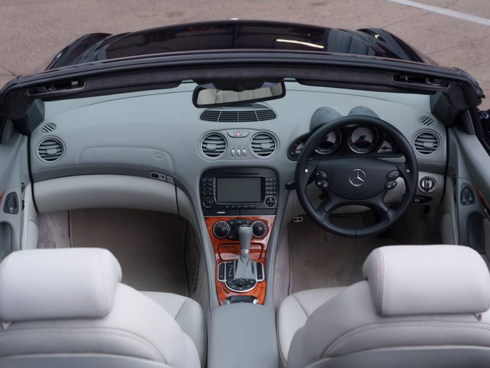 Image 17/56 de Mercedes-Benz SL 65 AMG (2004)