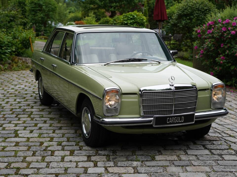 Bild 8/13 von Mercedes-Benz 230/4 (1976)