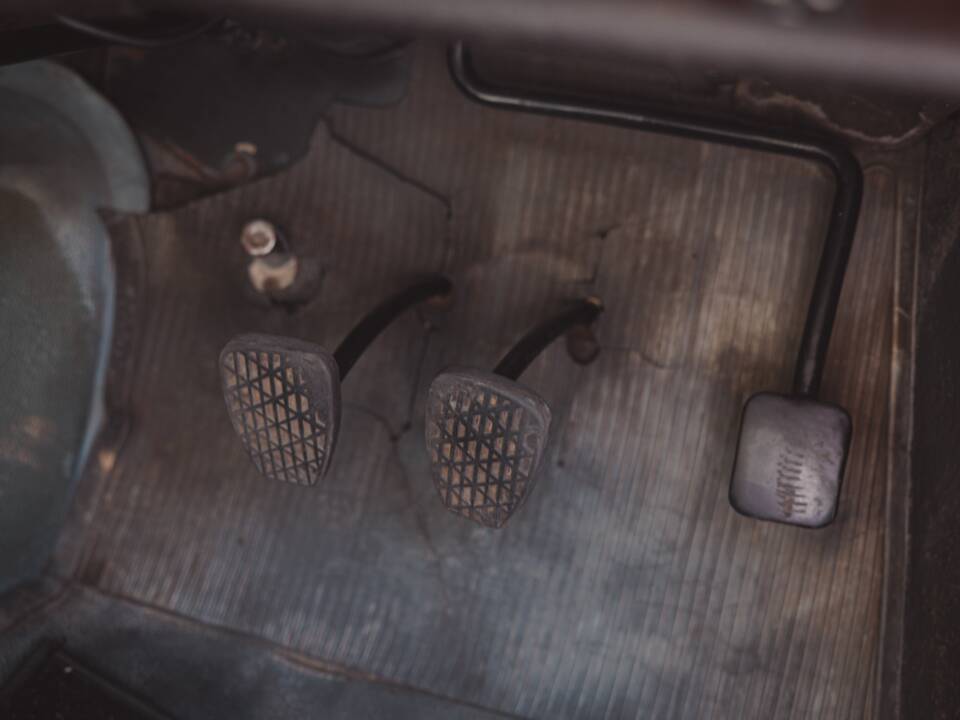 Bild 37/50 von Mercedes-Benz 220 a (1956)