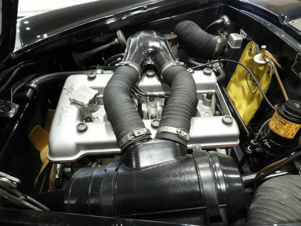 Image 11/15 of Alfa Romeo Giulia 1600 Sprint (1963)