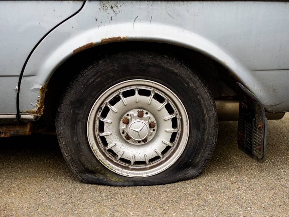 Bild 35/50 von Mercedes-Benz 280 TE (1983)