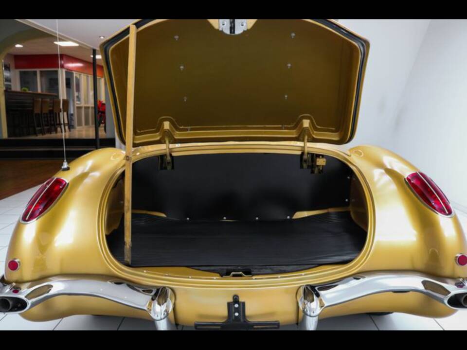 Image 60/100 of Chevrolet Corvette (1958)