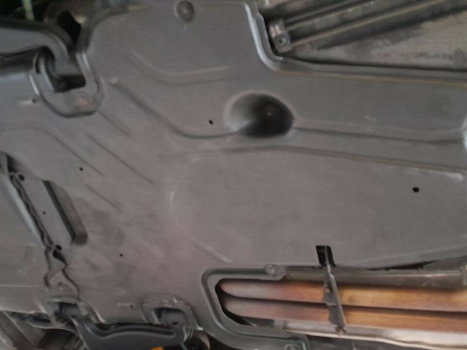 Image 31/33 of Mercedes-Benz E 300 Diesel (1994)