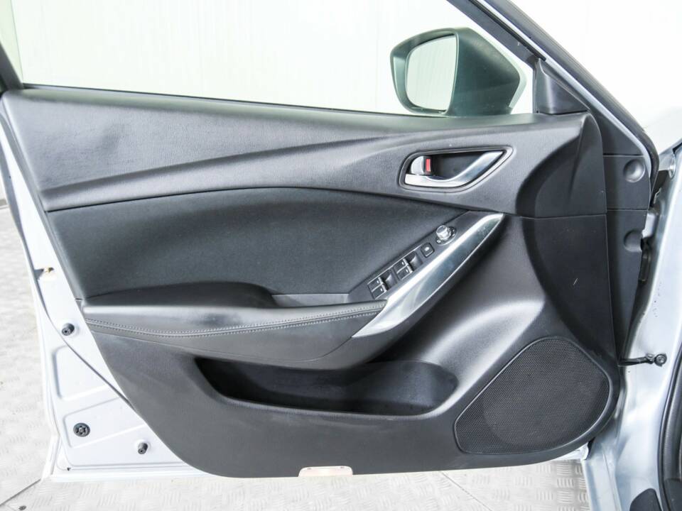 Imagen 35/50 de Mazda 6 Sport Kombi 2.0 Skyactiv-G (2016)