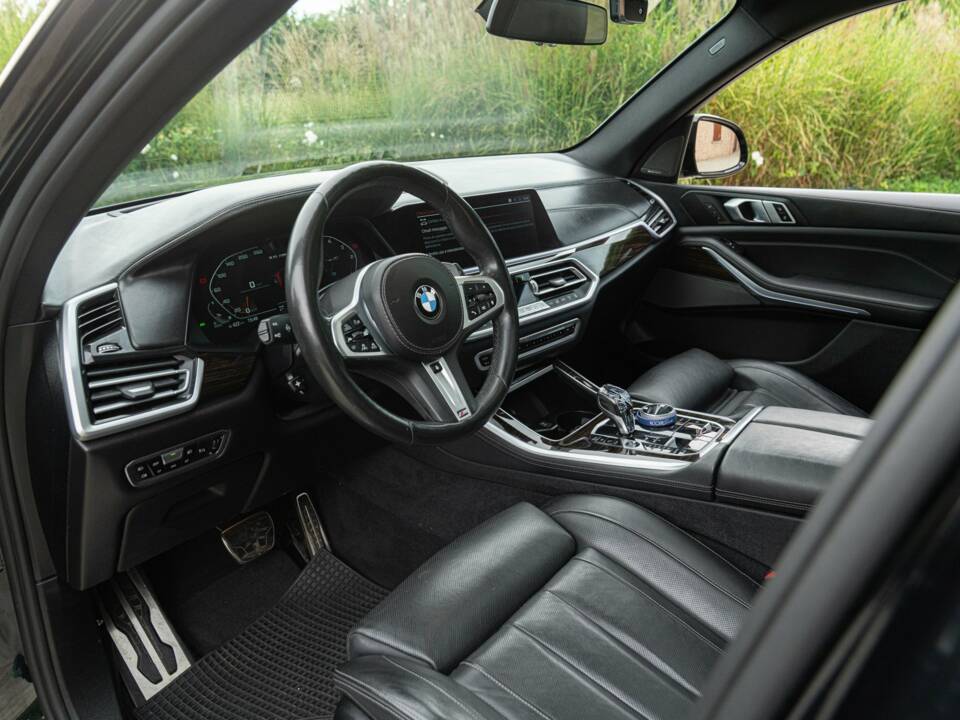 Bild 27/50 von BMW X5 M50d (2019)