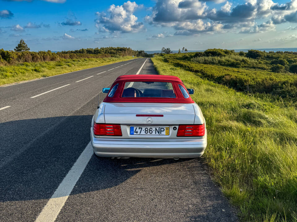 Image 7/23 of Mercedes-Benz SL 320 (1996)