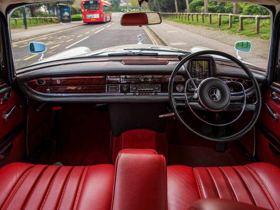 Bild 17/33 von Mercedes-Benz 300 SE (1965)