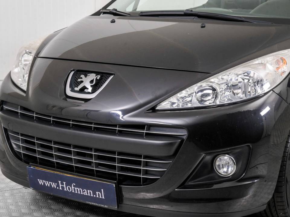 Imagen 20/50 de Peugeot 207 CC 1.6 VTi (2011)