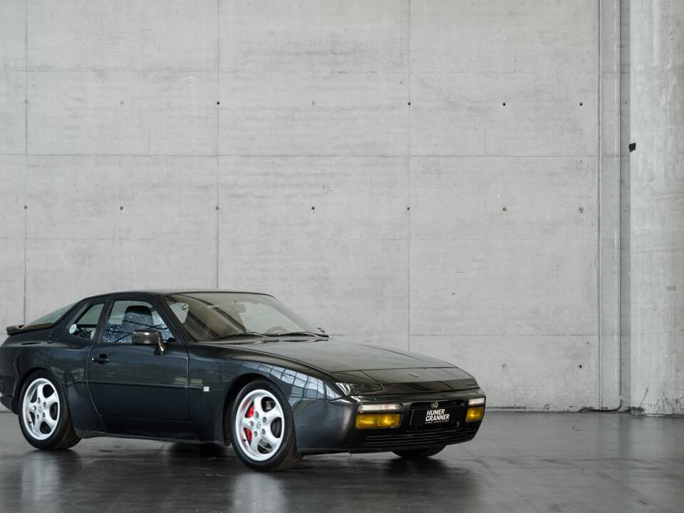 Bild 20/50 von Porsche 944 Turbo (1990)