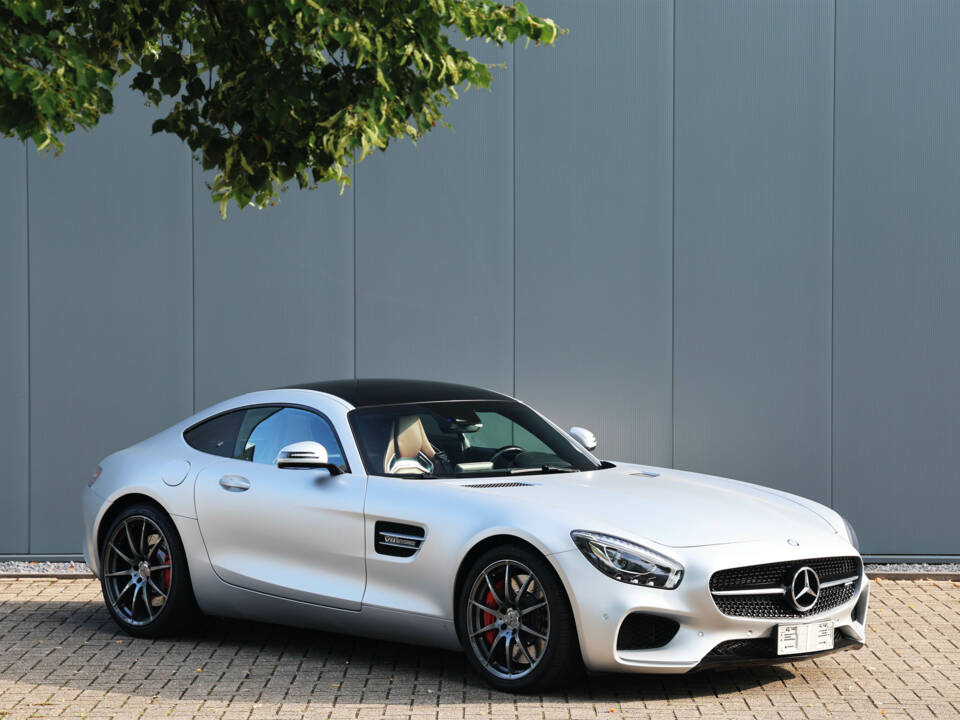 Image 18/56 of Mercedes-AMG GT-S (2017)