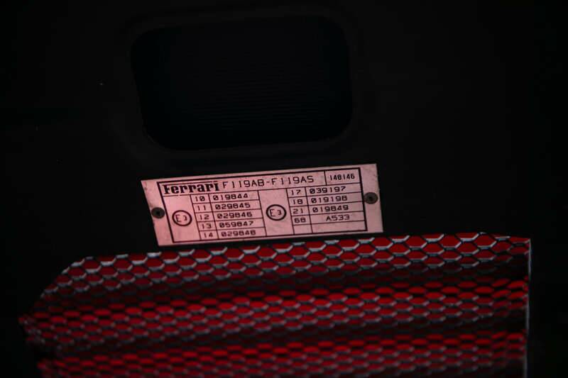 Image 27/50 of Ferrari 348 Spider (1994)