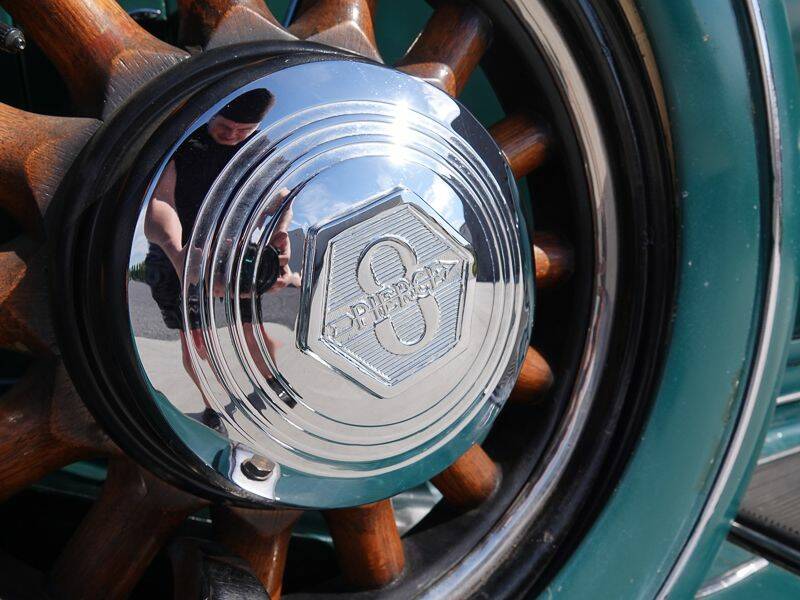 Image 13/15 of Pierce-Arrow Model 54 Sedan (1932)
