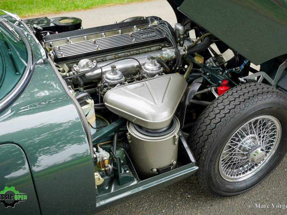 Afbeelding 22/61 van Jaguar E-Type (2+2) (1969)