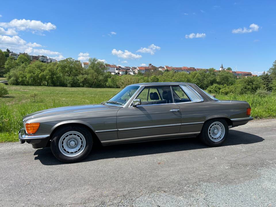 Immagine 2/21 di Mercedes-Benz 500 SLC (1980)