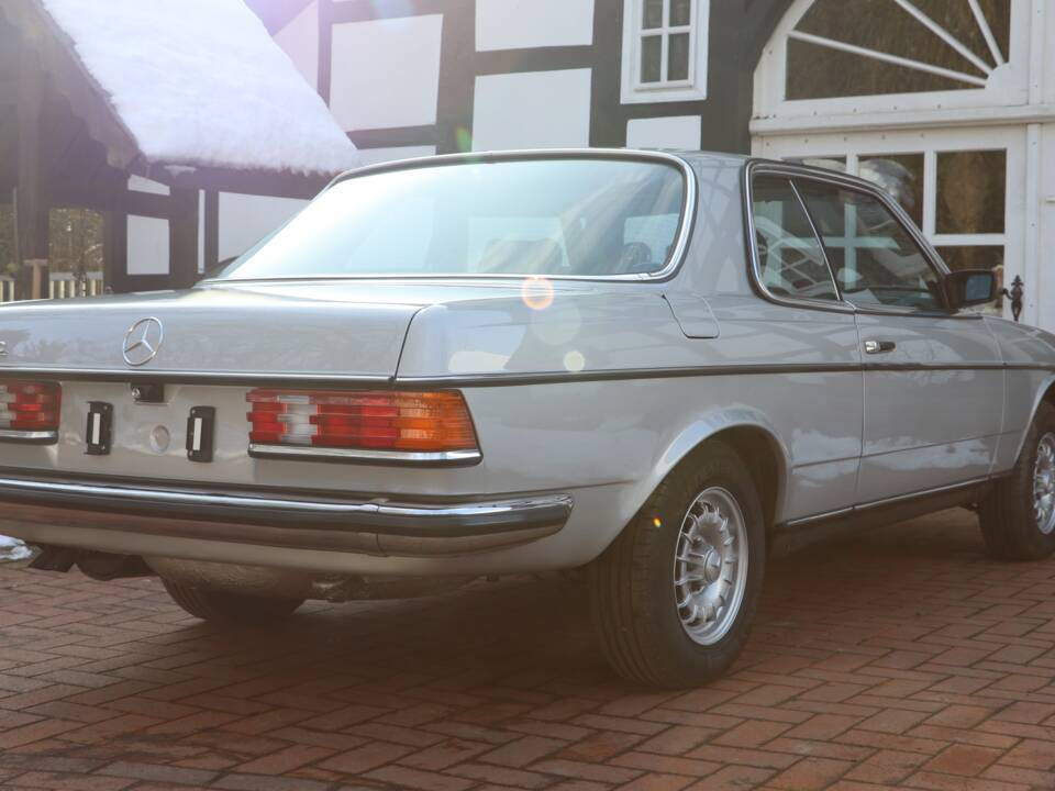 Bild 5/50 von Mercedes-Benz 280 C (1977)