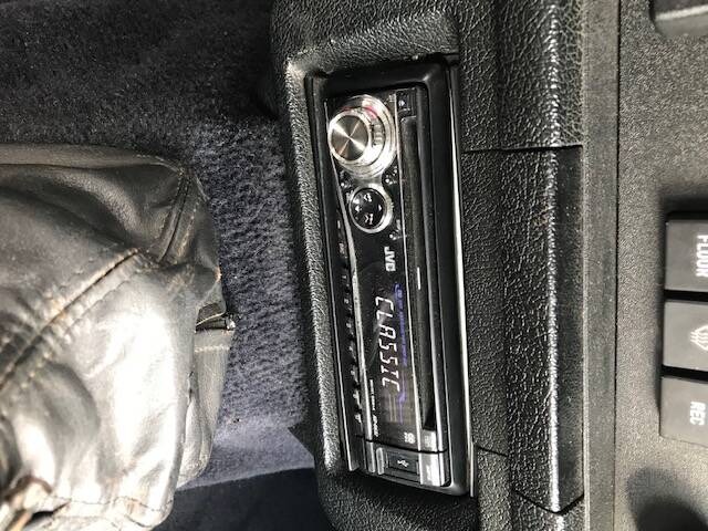 Image 23/29 of Volvo 240 Turbo (1983)