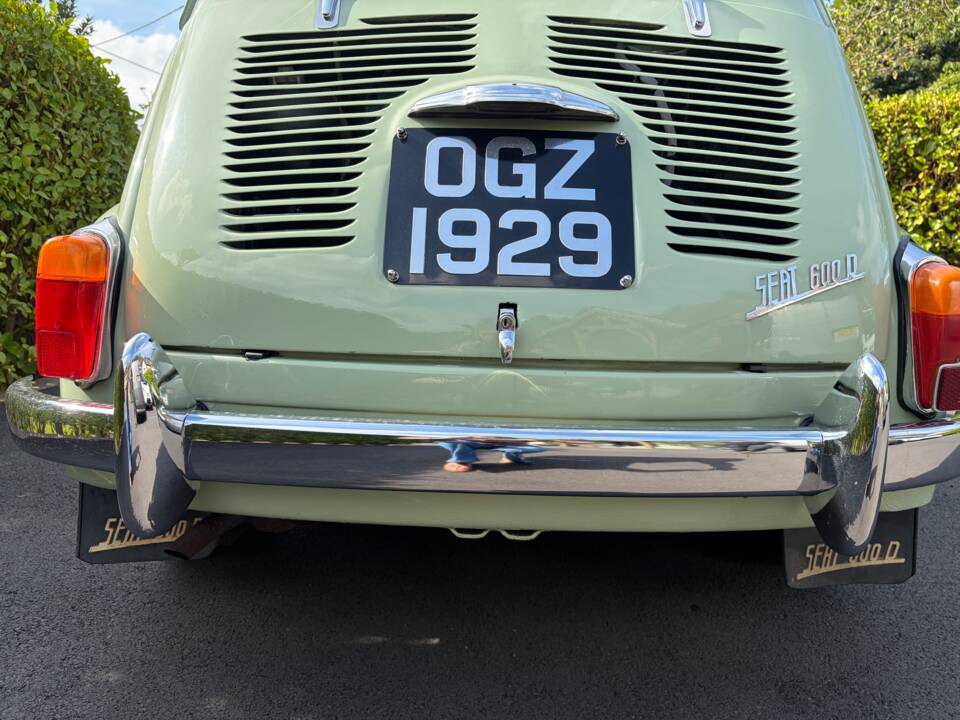 Image 3/24 of SEAT 600 D (1966)