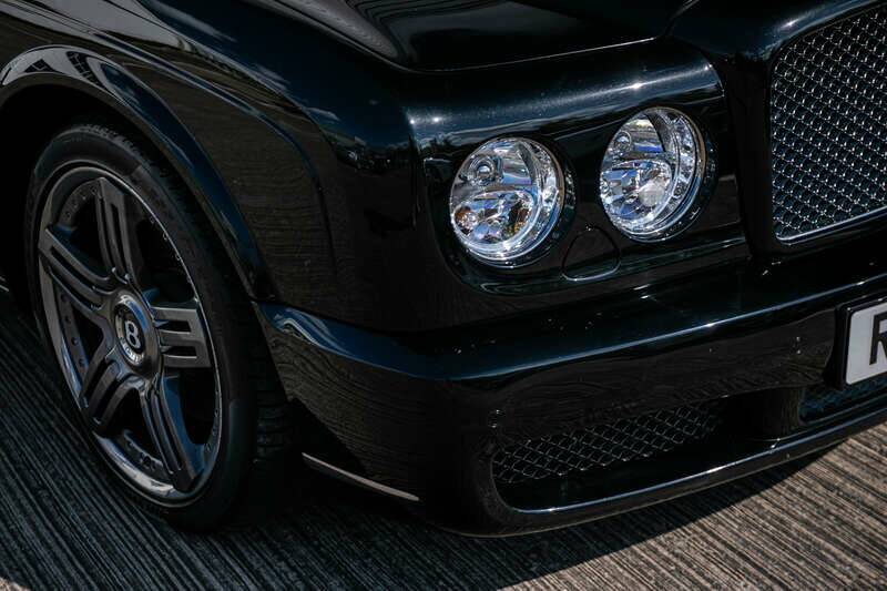 Image 12/29 de Bentley Azure T (2010)