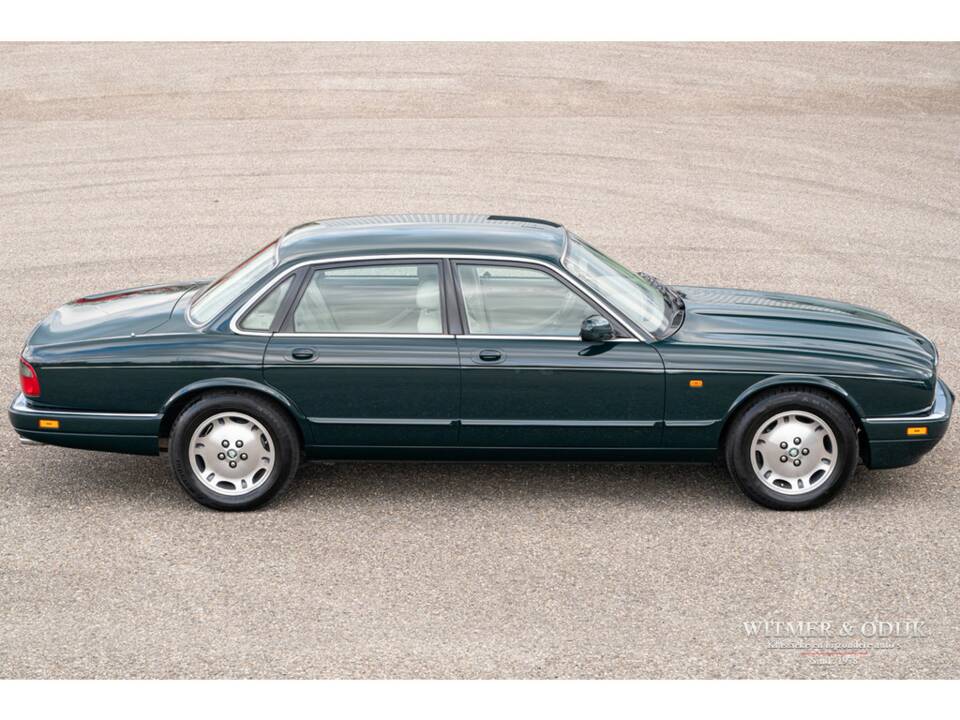 Bild 12/34 von Jaguar XJ6 3.2 Executive (1997)
