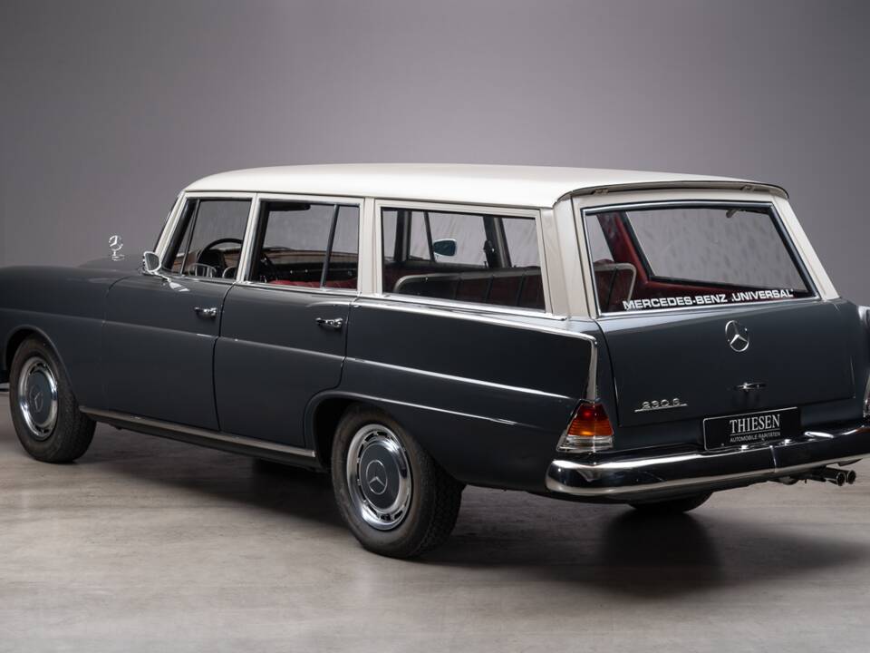 Bild 13/31 von Mercedes-Benz 230 S Universal (1967)