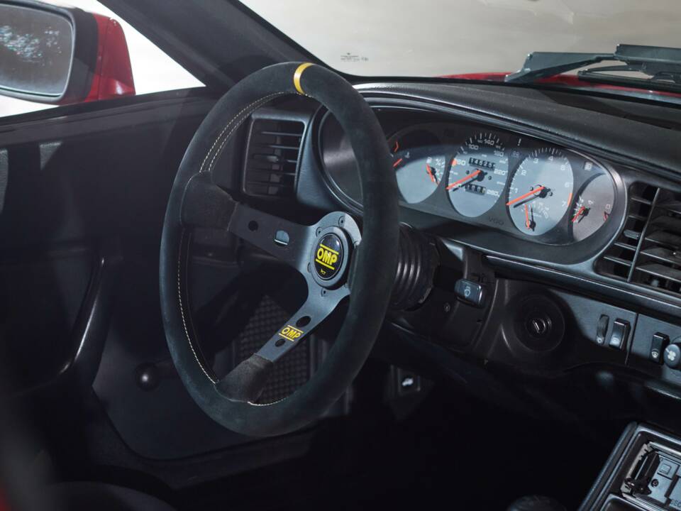 Image 21/38 of Porsche 944 (1985)