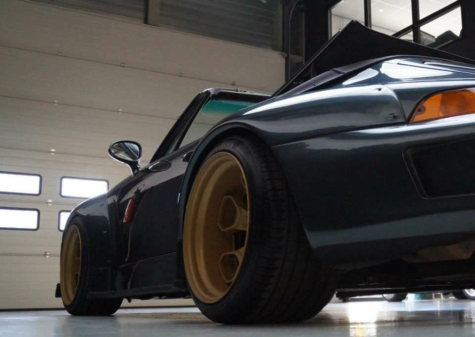 Image 44/50 of Porsche 911 Carrera RWB (1995)