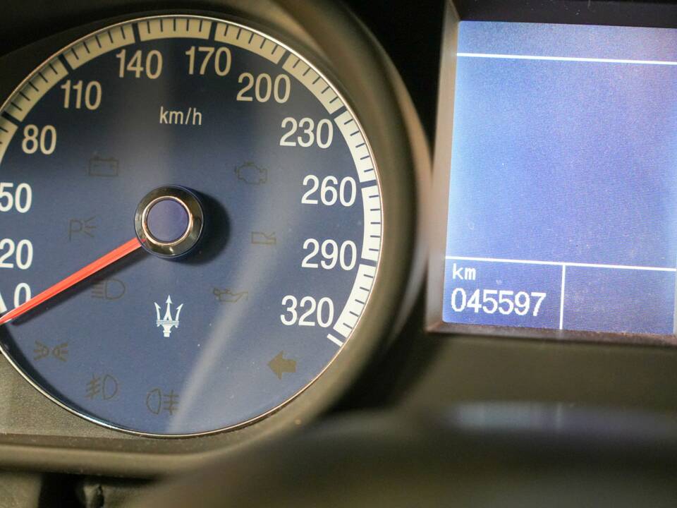 Bild 30/38 von Maserati Quattroporte 4.2 (2005)