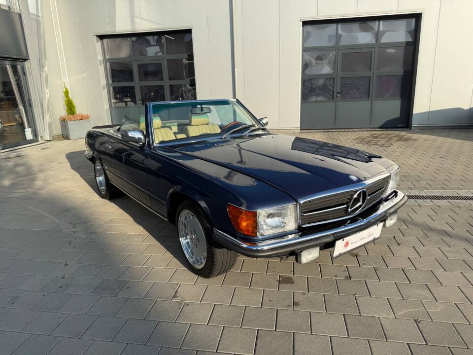 Afbeelding 10/30 van Mercedes-Benz 500 SL (1982)