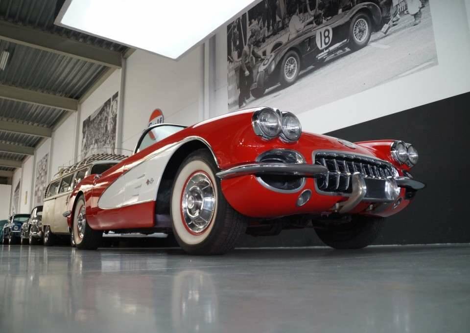 Image 22/50 of Chevrolet Corvette (1958)