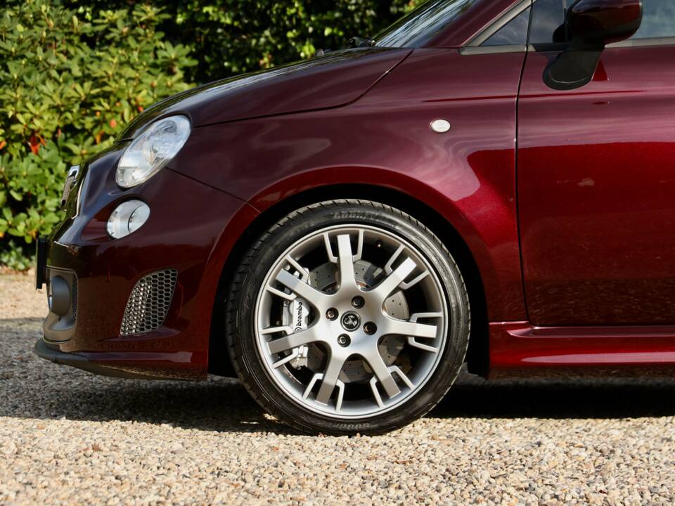 Immagine 28/50 di Abarth 695 &quot;Edizione Maserati&quot; (2013)