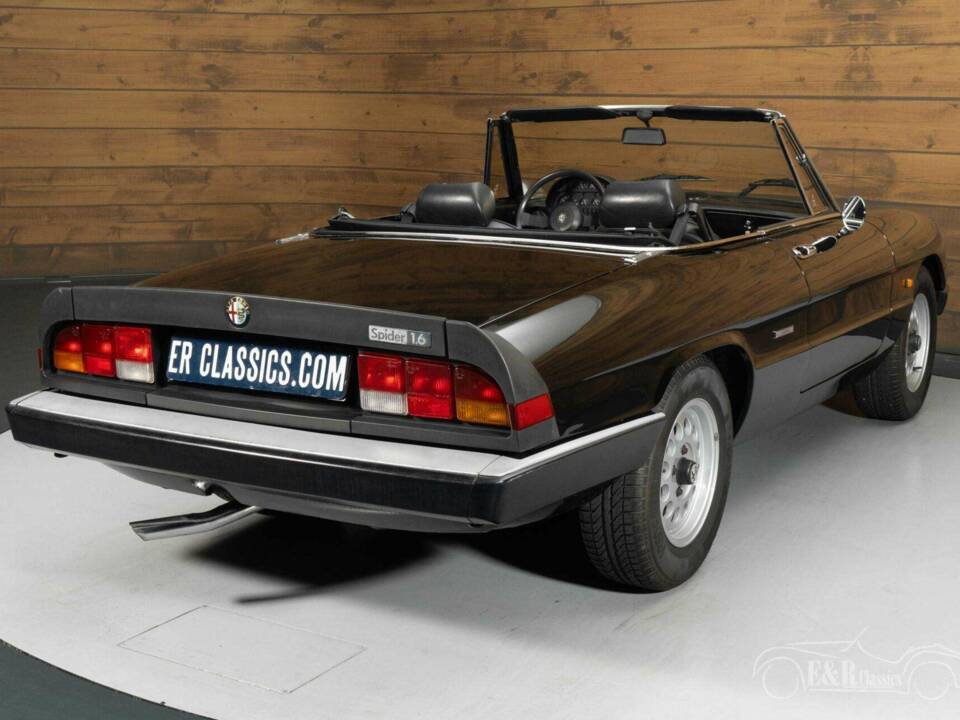 Image 14/19 of Alfa Romeo 1.6 Spider (1986)