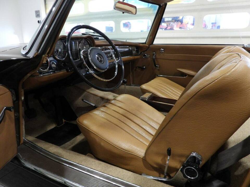 Image 6/15 de Mercedes-Benz 250 SL (1967)