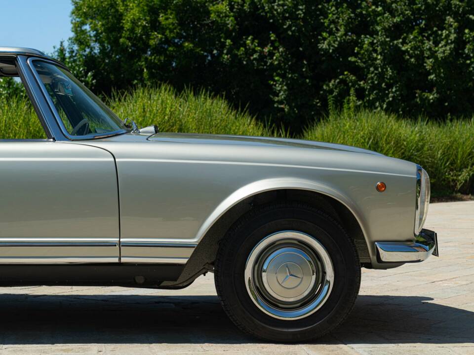 Image 40/50 of Mercedes-Benz 230 SL (1965)