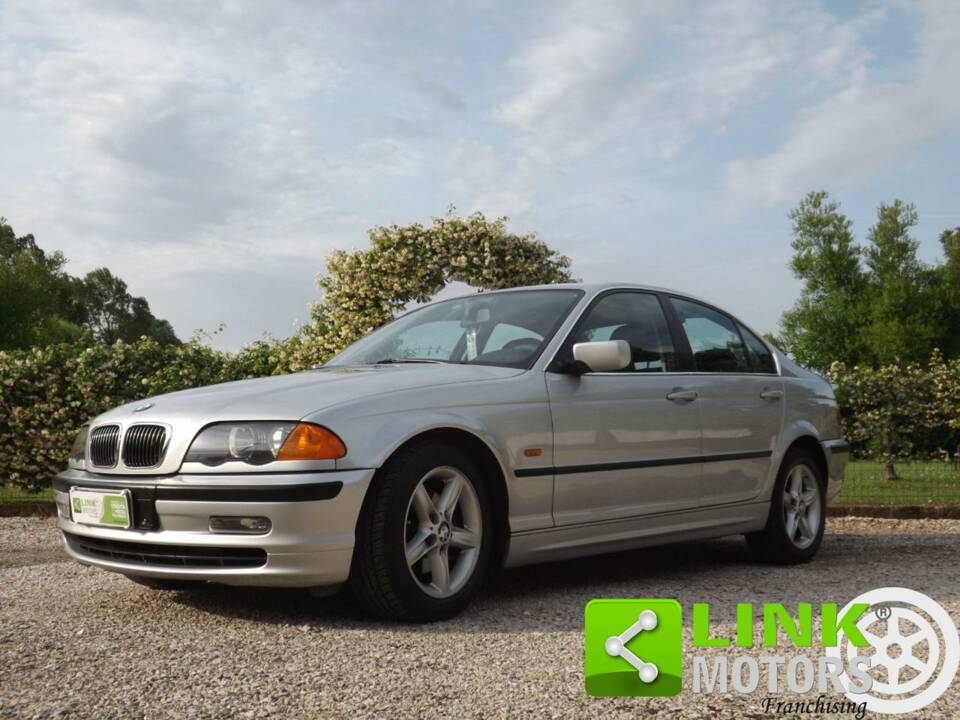 Immagine 2/10 di BMW 320Ci (1999)