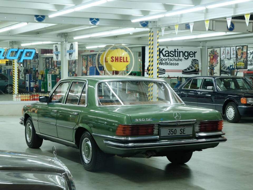 Image 7/50 de Mercedes-Benz 350 SE (1975)