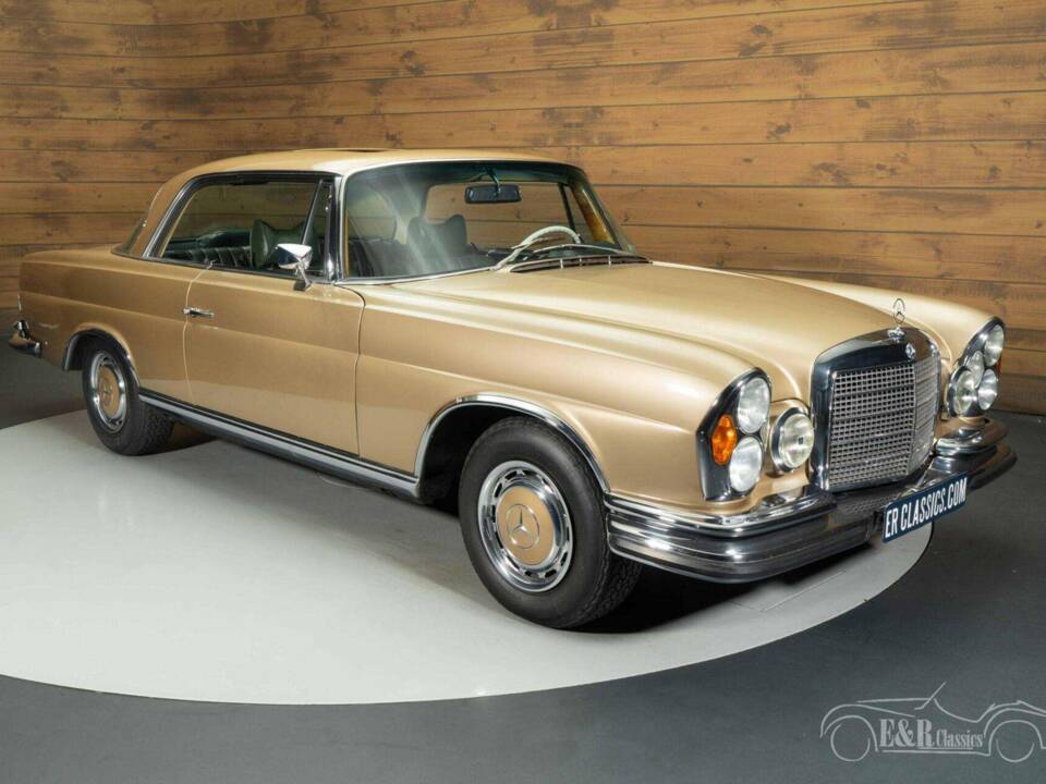 Image 3/19 de Mercedes-Benz 280 SE 3,5 (1970)