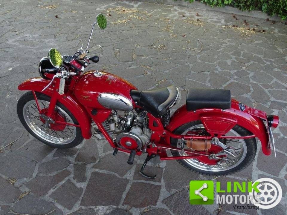 Image 2/9 of Moto Guzzi DUMMY (1953)