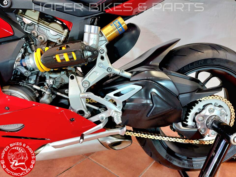 Image 27/30 of Ducati DUMMY (2012)