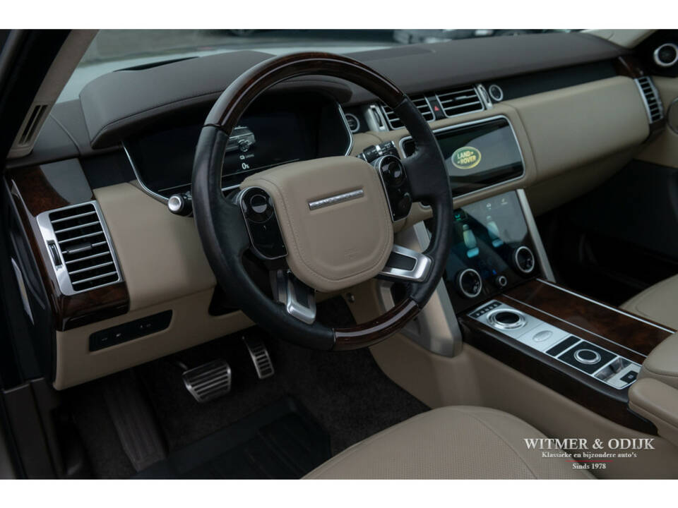 Image 17/43 of Land Rover Range Rover Vogue P400 (2019)