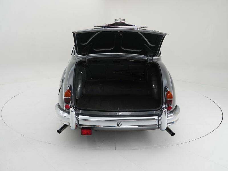 Bild 13/15 von Daimler 2,5 Liter V8 (1963)