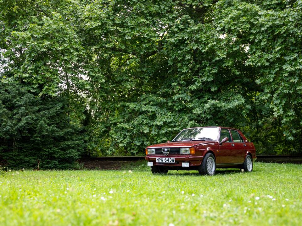Afbeelding 26/46 van Alfa Romeo Giulietta 2.0 (1981)